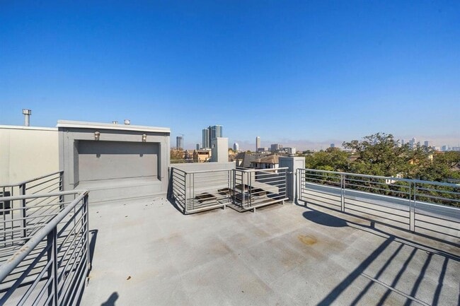 Building Photo - 1822 Brun St