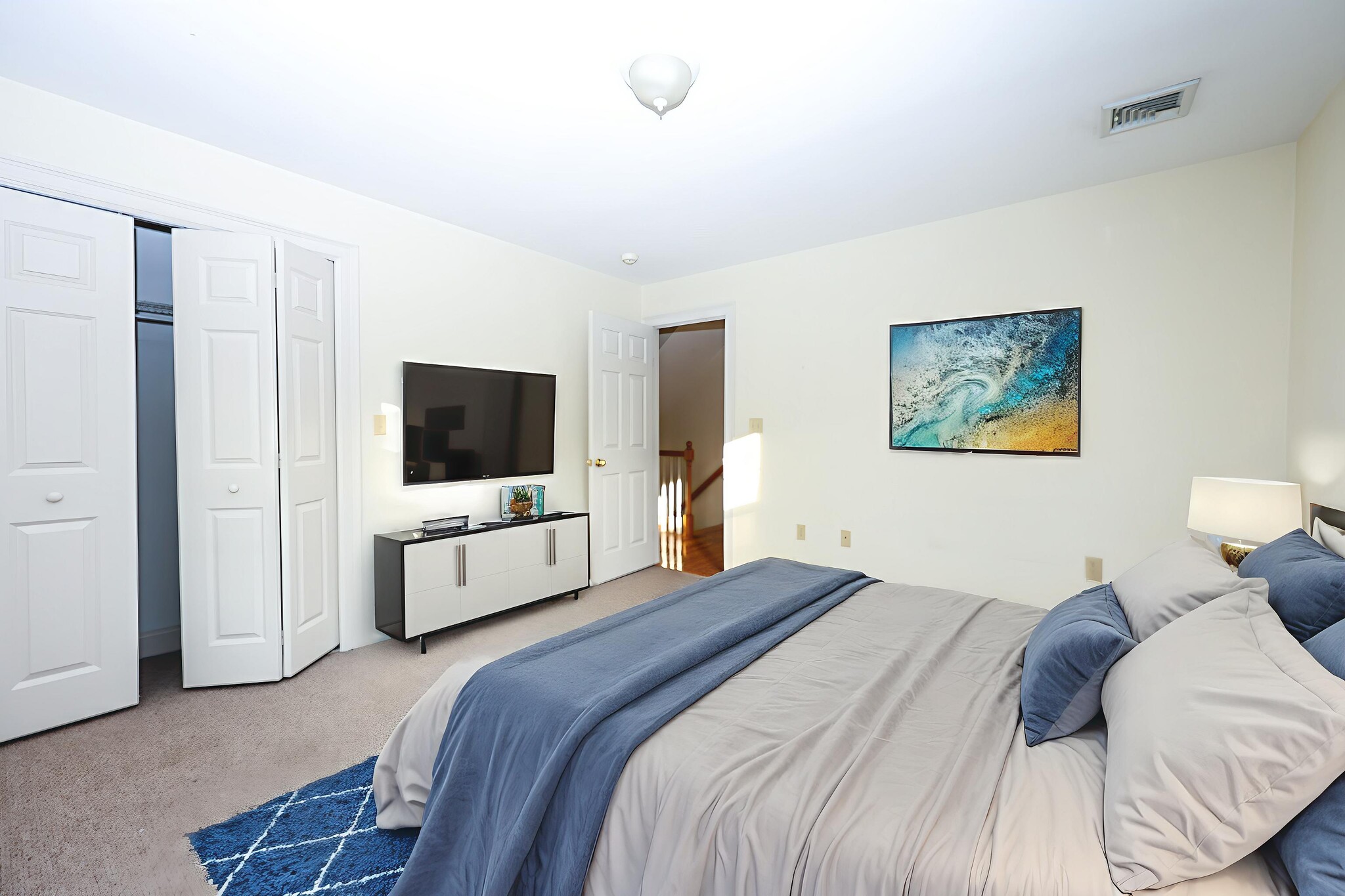 Building Photo - 370 Franklin St