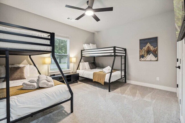 Building Photo - 10 Granshire Dr