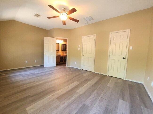 Building Photo - 138 S Walden Elms Cir