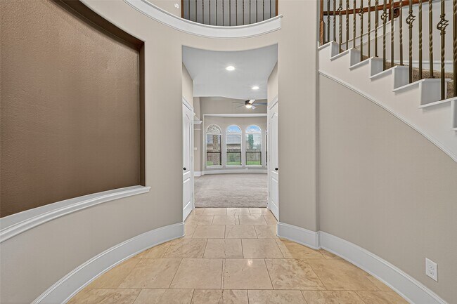 Building Photo - 8338 Sedona Ridge Dr