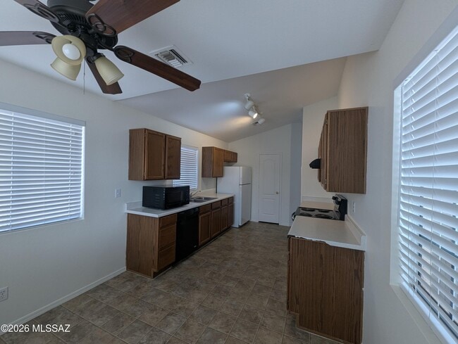 Building Photo - 7254 W Maple Ridge Dr