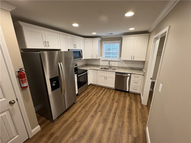 Building Photo - 3 Dixie Ave