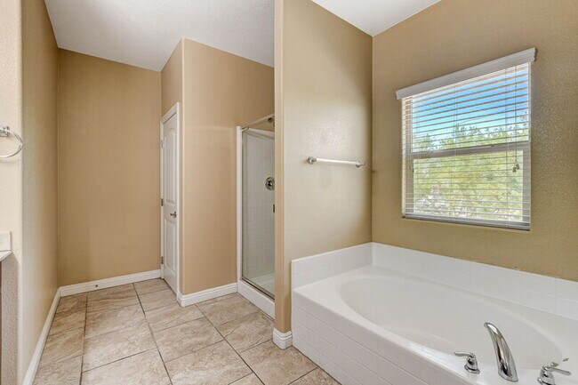 Building Photo - 1074 Fish Pond Ave