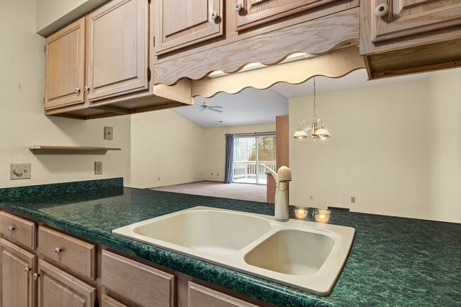 Building Photo - Riva Ridge