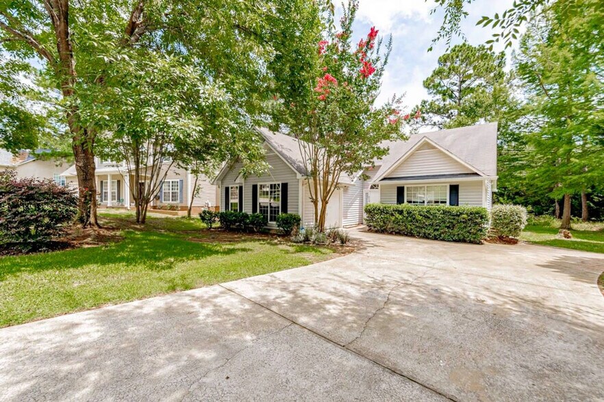 Building Photo - 818 Bentley Dr