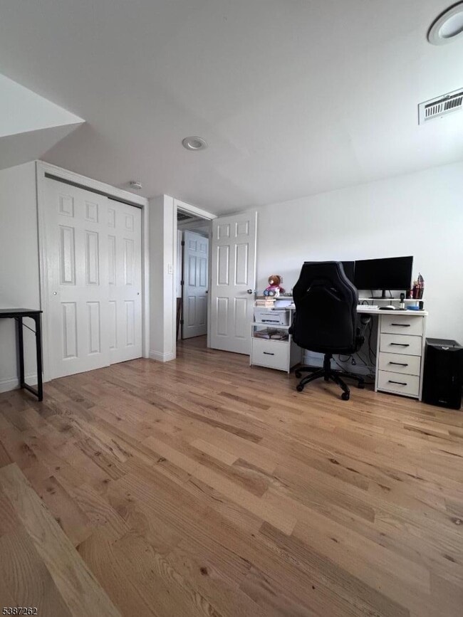 Building Photo - 1547 Lenox Pl