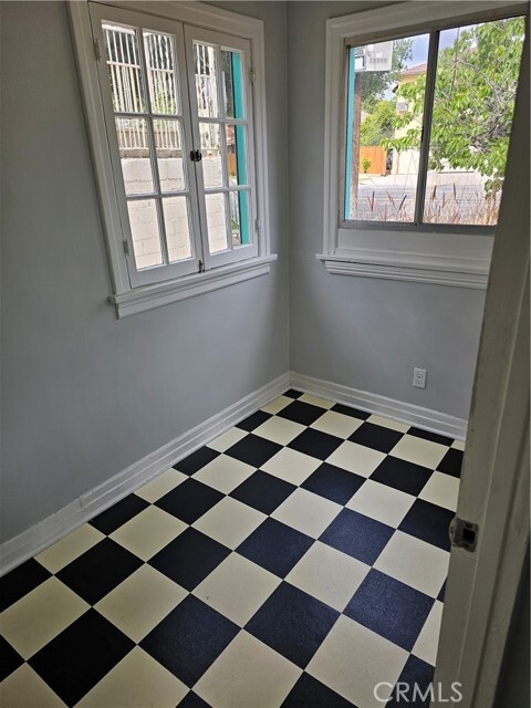 Building Photo - 615 S Columbus Ave