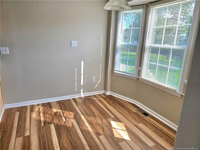 Building Photo - 108 Laura Ln