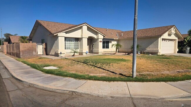 Building Photo - 1541 S 34th Ave