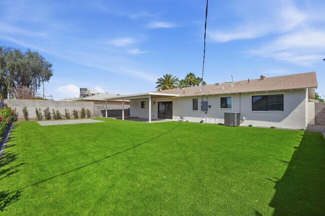 Building Photo - 7421 E Princeton Ave