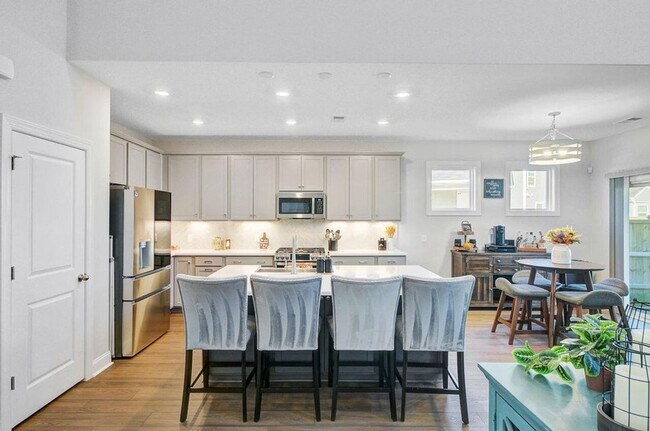 Building Photo - 3 Bedroom, 2.5 Bathroom Home in Oakley Pointe - Moncks Corner