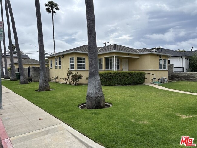 Primary Photo - 2561 Tilden Ave