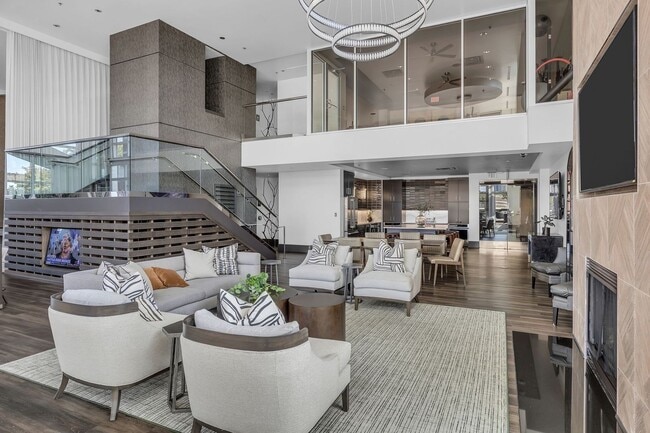 Building Photo - Awesome 1BE/1BA Condo in the Gulch w/2-res...