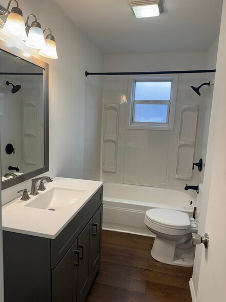 Building Photo - 1702 S 7th St