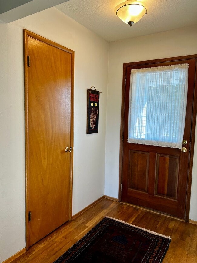 Building Photo - Beautiful North Hill Home Near Vincent Park!