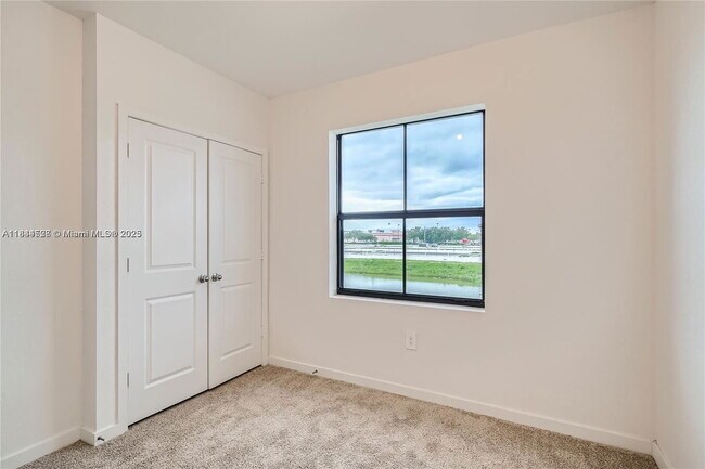 Building Photo - 409 NW 12th Pl