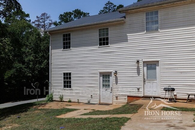 Building Photo - 195 Westchester Cir