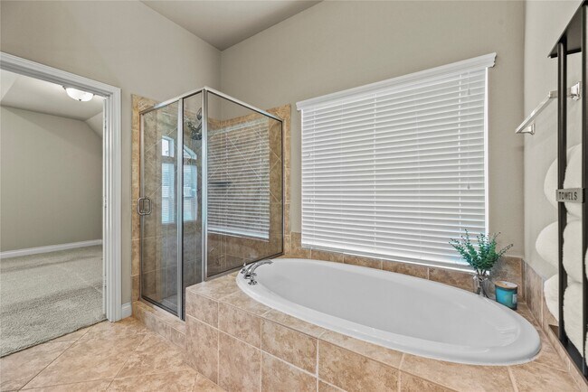 Building Photo - 5335 Stoneridge Ct