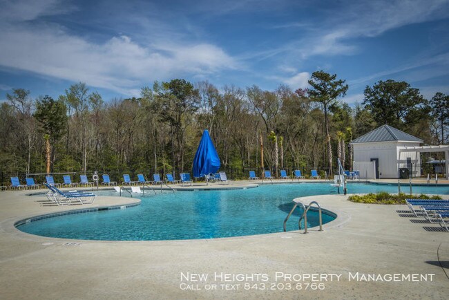 Building Photo - Gorgeous home in McKewn neighborhood!