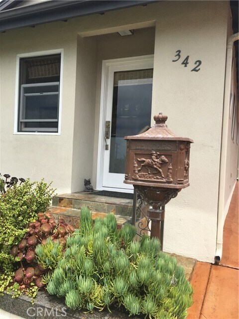 Building Photo - 342 Camino de las Colinas