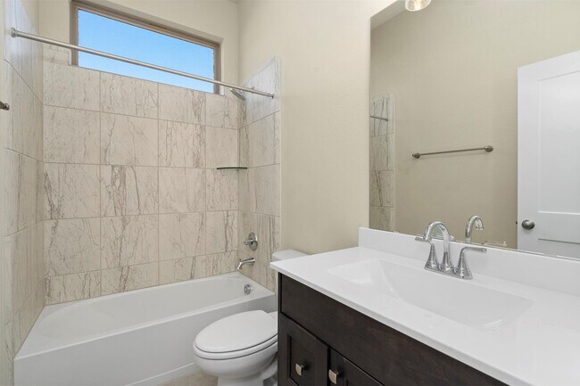 Building Photo - 412 Northern Pike Dr