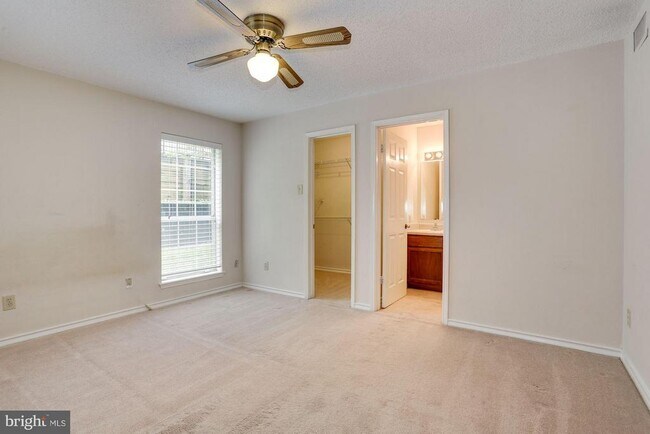 Building Photo - 1511 Lincoln Way
