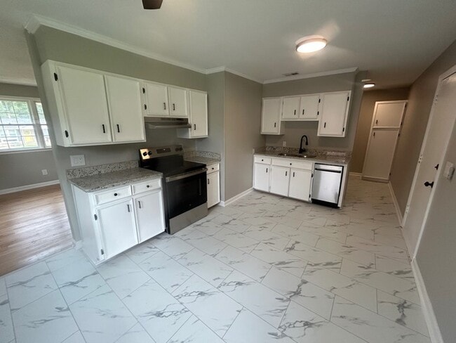 Building Photo - 210 Cabin Creek Blvd