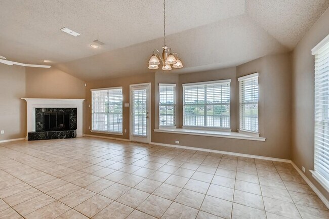 Building Photo - 5930 River Bend Dr