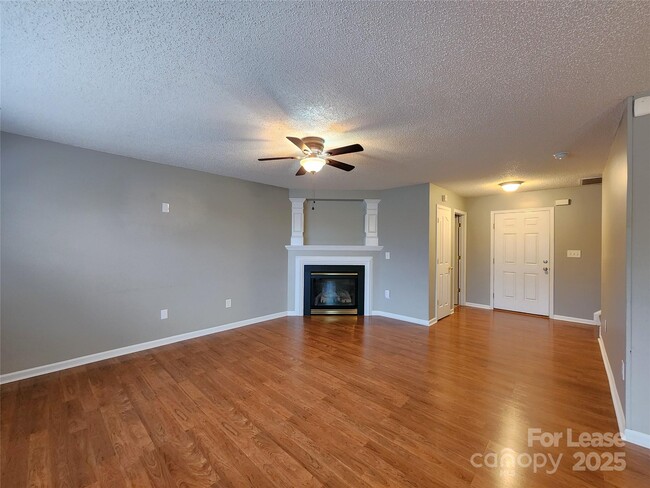 Building Photo - 6830 Babbling Brook Ln