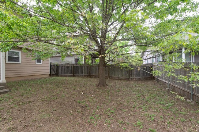 Building Photo - 10509 Wylie Dr