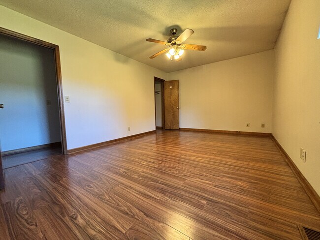 Building Photo - 134 Church Cross Rd