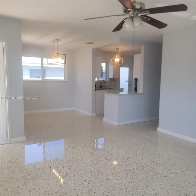 Building Photo - 551 NW 60th Ct