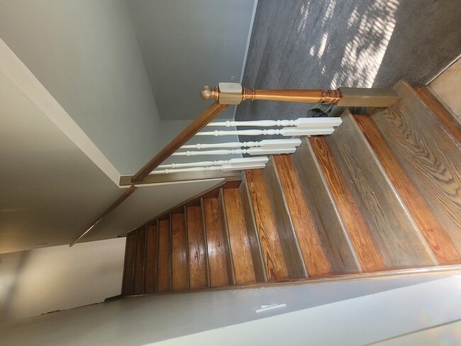 Building Photo - 2 Tower Ct