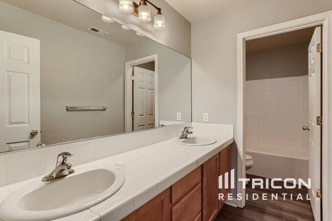Building Photo - 14367 Talawa Dr