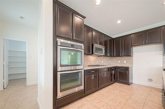 Building Photo - 4419 Matagorda Lakes Dr