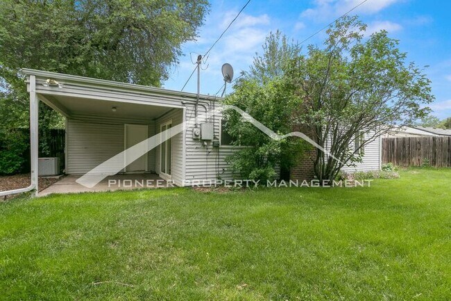 Building Photo - 3273 S Forest St