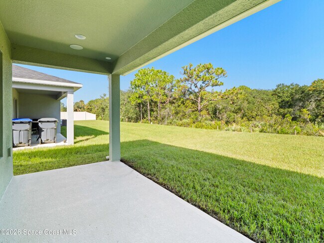 Building Photo - 2192 Vinifera Dr