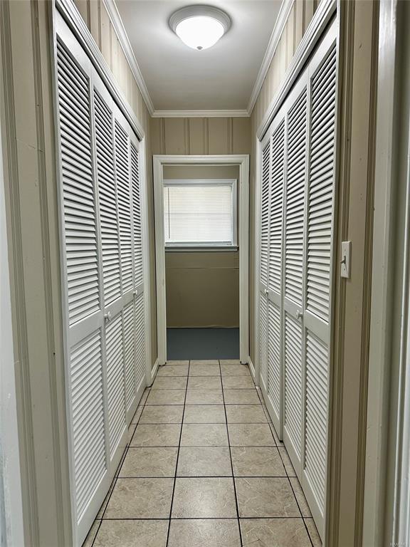 Building Photo - 1009 Rosedale Dr