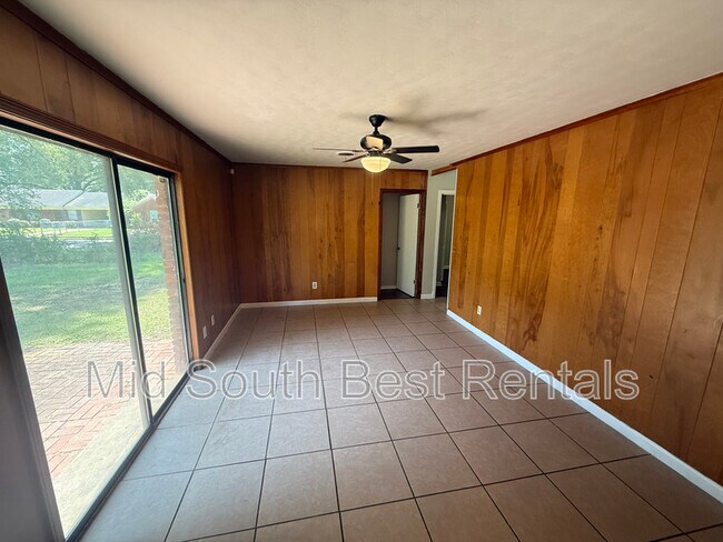 Building Photo - 3010 Ashwood Cove