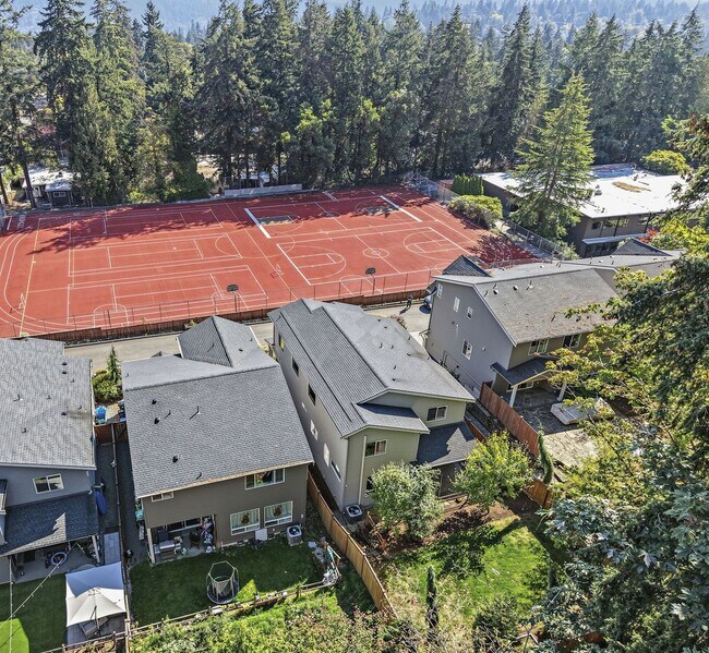 Building Photo - 2359 NE 150th St