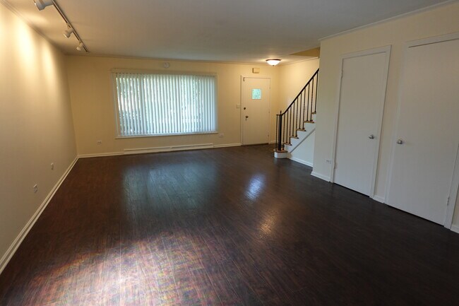 Building Photo - 419 Greenleaf Ave