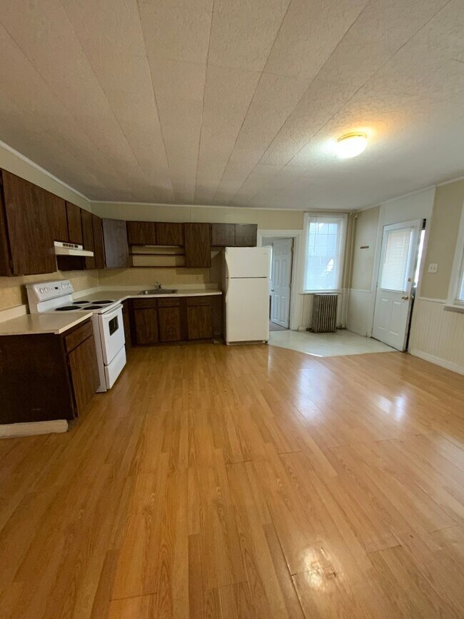 Building Photo - 31 New Haven St