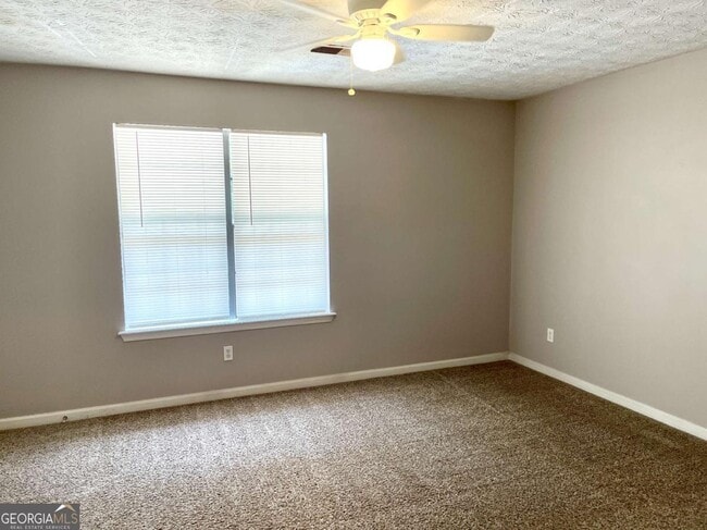 Building Photo - 145 Meadowbrook Ct