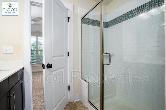Building Photo - 3840 Willow Green Pl