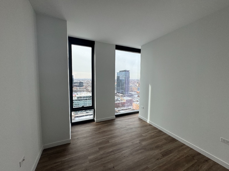 Building Photo - 144 N Aberdeen St