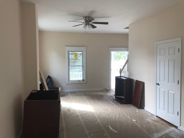 Living/Dining Room Area - 64 E Church St