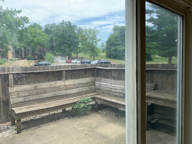 Building Photo - 219 Eisenhower Dr