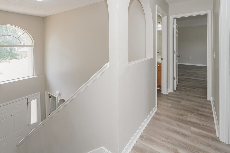 Building Photo - 12726 Kings Lake Dr