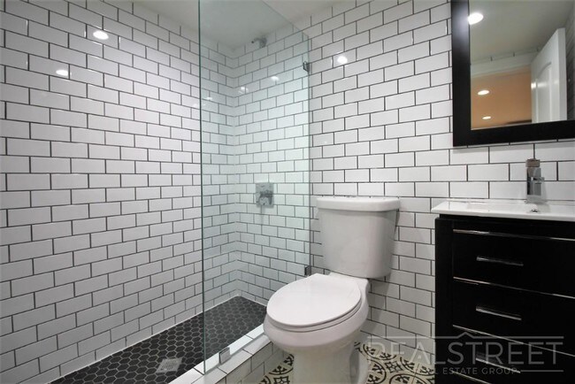 Floorplan - 1074 Halsey Street